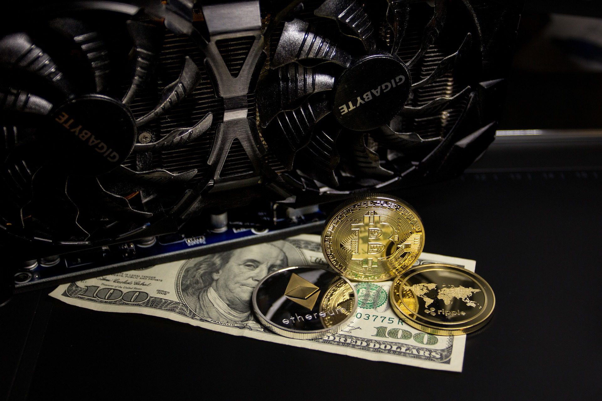 EQUIPOS DE MINERIA DE CRIPTOMONEDA